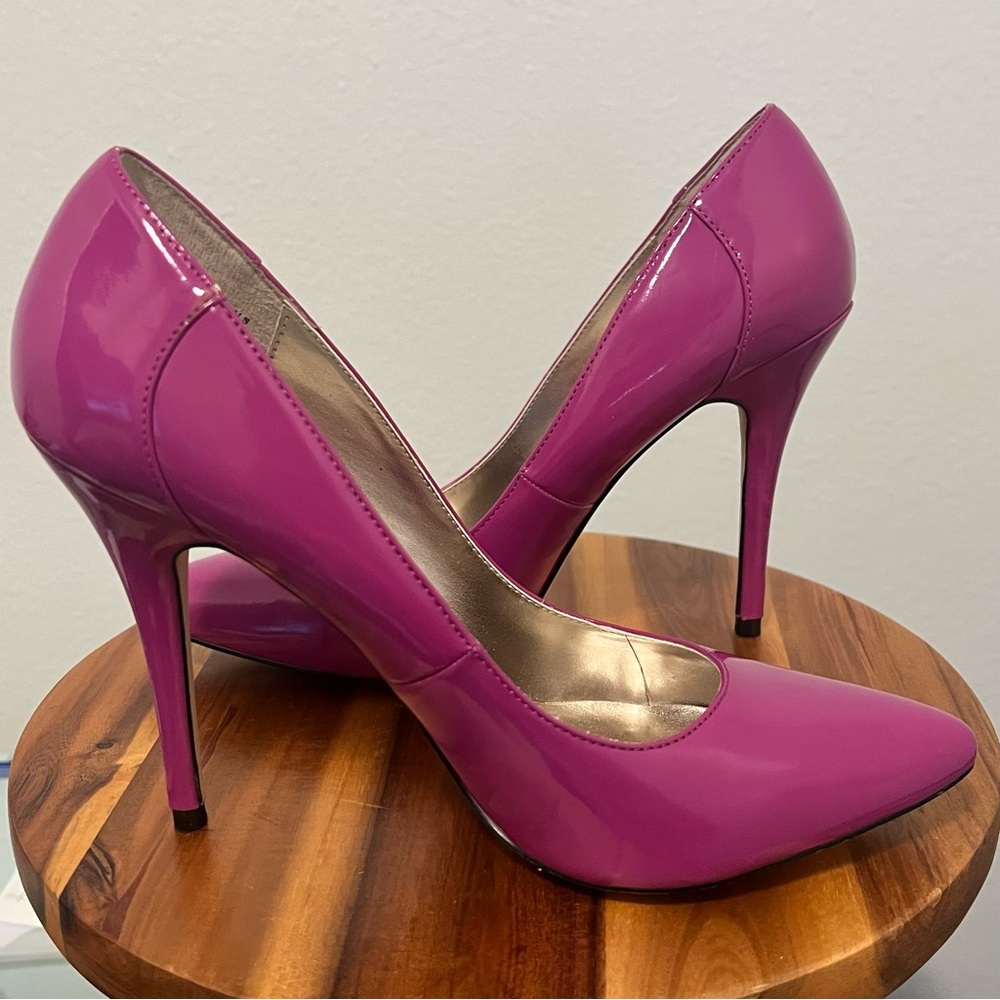 Steve Madden Fuschia Pumpms